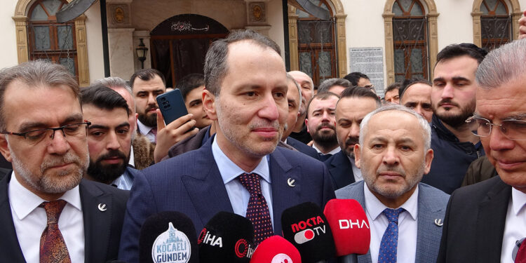 Emeklinin 10 bin lirayla 1 ay geçinmesi mümkün değil