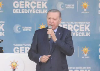 Erdoğan: kifayetsiz muhterislerin devrini kapatalım