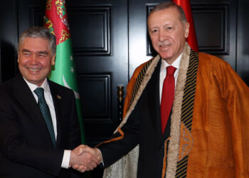 Erdoğan'a 'Türkmen Halkının Fahri Aksakalı' unvanı