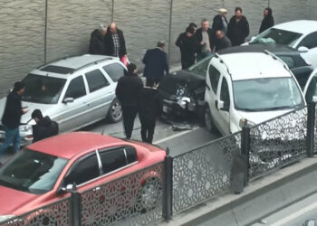 Esenyurt'ta 5 aracın karıştığı zincirleme kaza