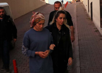 Eşini öldüren kadın: Beni de kendini de yaktı