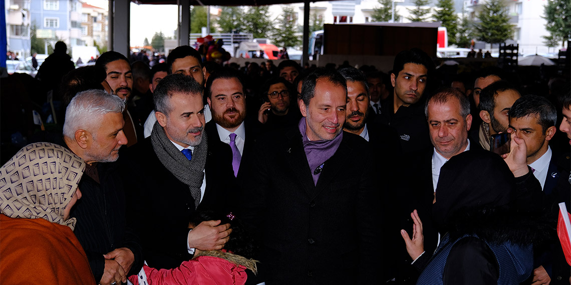 Yeniden Refah Partisi Genel Başkanı Fatih Erbakan, partilerinin İstanbul adayının Mehmet Altınöz olduğunu belirterek, "Kesinlikle çekilme gibi adayı geri çekme gibi bir durum söz konusu değil. Bütün gücüyle Mehmet Altınöz de diğer adaylarımızla bütün seçim bölgelerinde seçim çalışmalarına devam ediyorlar" dedi.