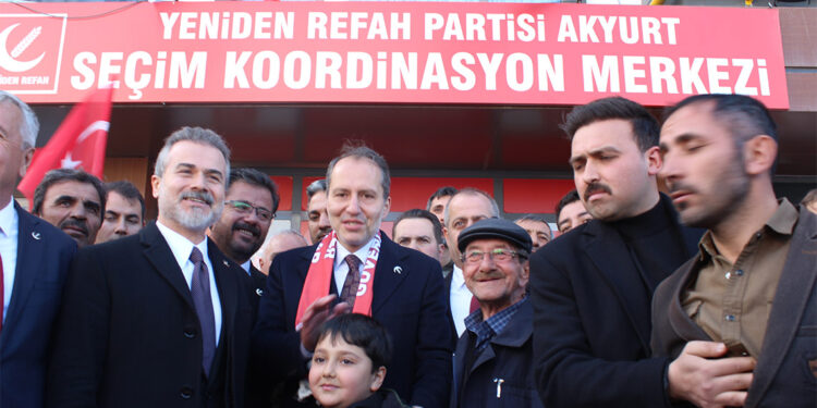 'İktidar partisinden aday seçmezsen hizmet gelmezmiş' bu şantajın dik alası