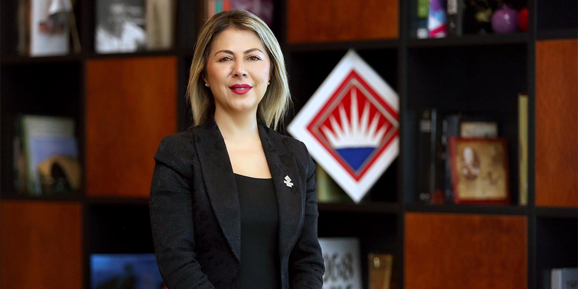 Bahçeşehir Koleji Kemerburgaz Kampüsü'ndeki Fen ve Teknoloji Lisesi'nde eğitim gören dört öğrenci, SpaceTech projeleri kapsamında Türkiye'de ilk kez lise düzeyinde tasarlandığı belirtilen çip ile uzaya gönderilmesi hedeflenen küp uydusunun görevlerini yönetebilecek bir bilgisayar oluşturdu.