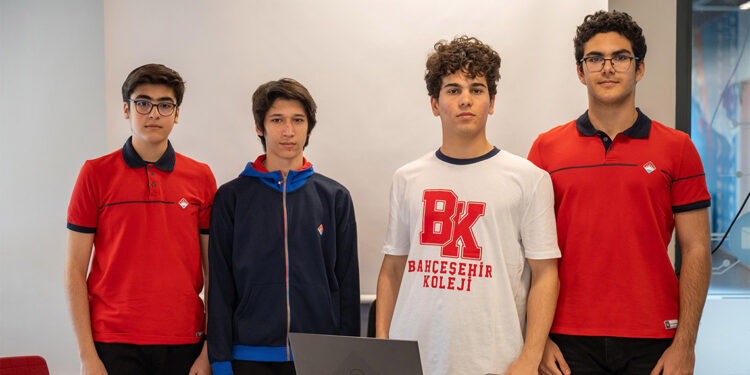 Fen ve Teknoloji Lisesi öğrencileri uzay için çip tasarladı