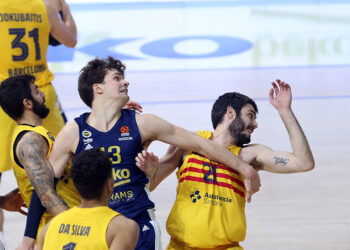 Fenerbahçe Beko Barcelona'yı 88-74 mağlup etti