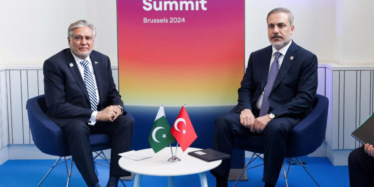 Fidan, Azerbaycan ve Pakistan Dışişleri bakanıları ile görüştü