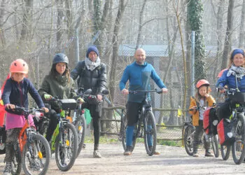 Fransa'dan yola çıkan aile, bisikletle filistin'e gidiyor