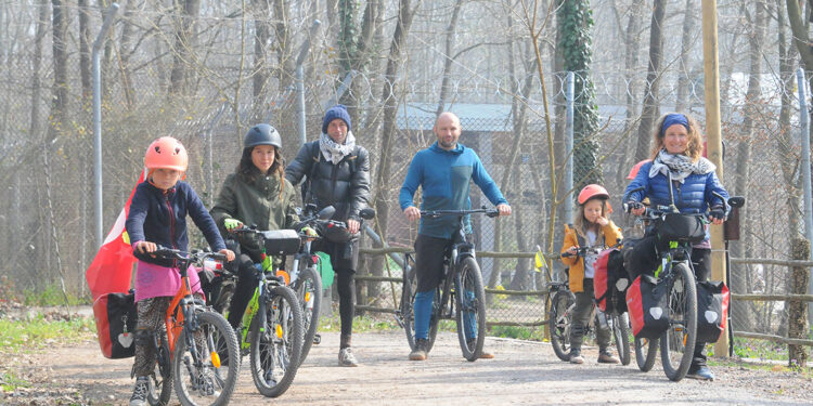 Fransa'dan yola çıkan aile, bisikletle Filistin'e gidiyor