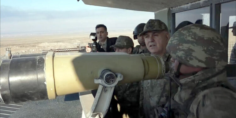 Orgeneral Metin Gürak İran hududunda inceleme yaptı