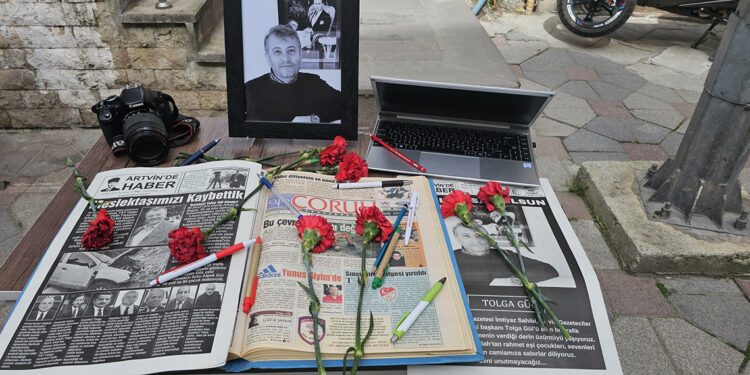 Gazeteci Tolga Gül son yolculuğuna uğurlandı