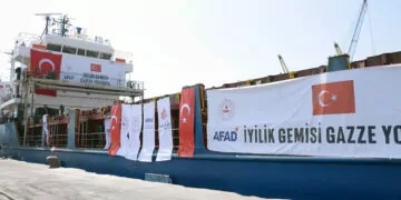 Gazze halkına 8'inci yardım gemisi gönderiliyor