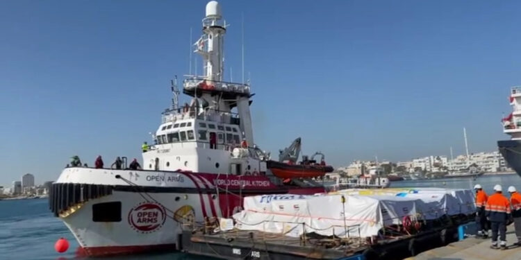 Gazze'ye açılan deniz koridorunu kullanacak ilk gemi yolda