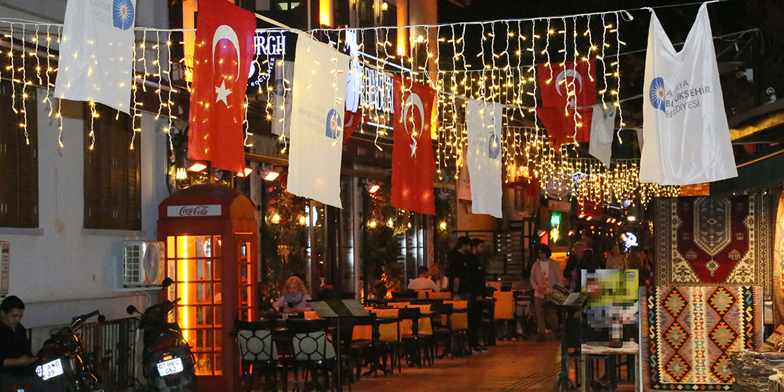 Geceleri nüfusu 10 bine çıkan mahallede 83 kişi oy kullanacak