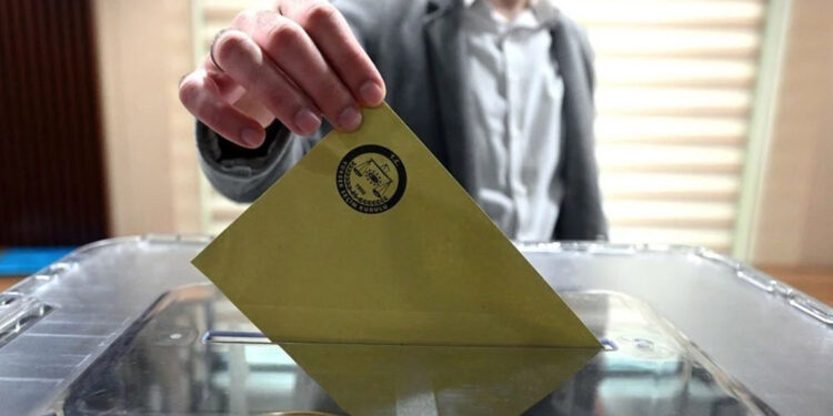 Geçmiş ve gelecek için 'oy kullan'