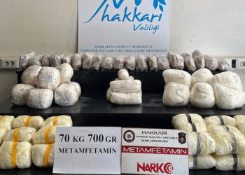 Hakkari'de araçta 70 kilo 700 gram metamfetamin ele geçirildi