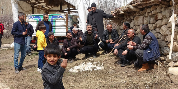 Hakkari'de sandığı boykot ettiler