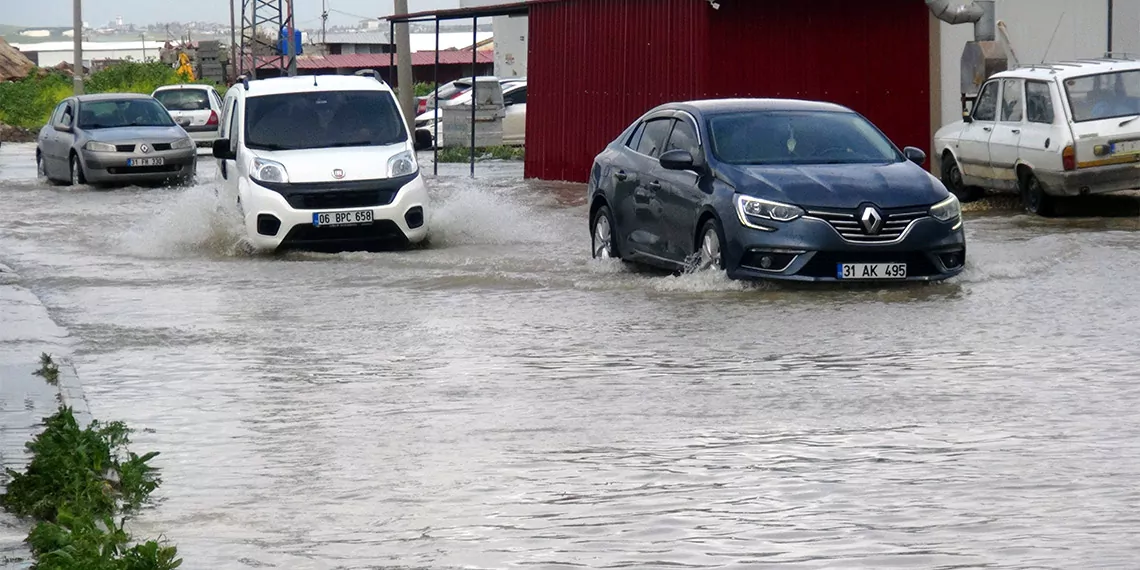 Hatayda yollar gole dondu konteyner ke 31620 1 - öne çıkan - haberton