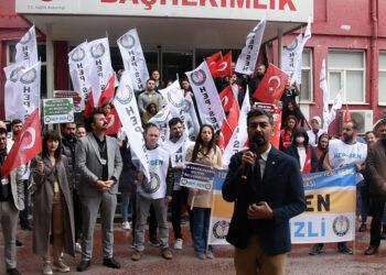 HEP-SEN’den Denizli Devlet Hastanesi önünde açıklama