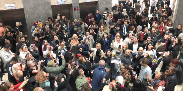 Hayvanseverlerden Eros'un katiline verilen cezaya tepki 