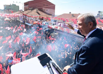 Hemşehrilerimin yanına gelirken neden çekineceğim
