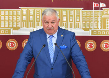 Hiçbir siyasi partinin arka bahçesi ve payandası değiliz