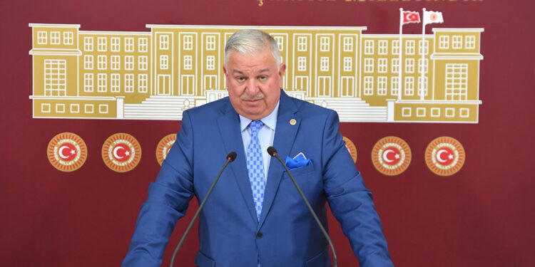 Hiçbir siyasi partinin arka bahçesi ve payandası değiliz