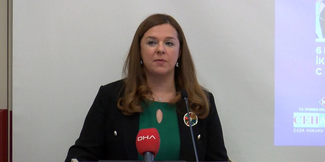 İKÜ'de 'Kadın Hakları Sempozyumu' düzenlendi