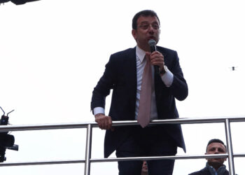 Turhan Hançerli'nin partili duruşunu, yoldaşlığını alkışlıyorum