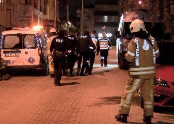 Bahçelievler'de 5 katlı binada yangın