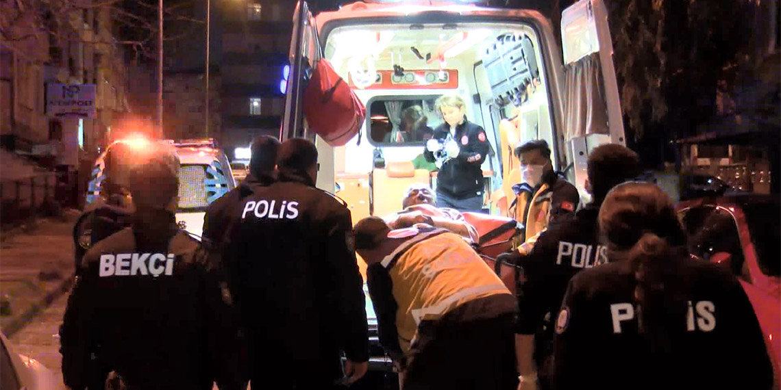 Bahçelievler'de 5 katlı binanın 3'ncü katındaki dairede yangın çıktı. Kısa sürede büyüyen alevleri itfaiye ekipleri söndürdü.