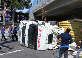 Bakırköy'de 4 kişinin ölümüne neden olan TIR 2019'da da aynı köprüye çarpmış