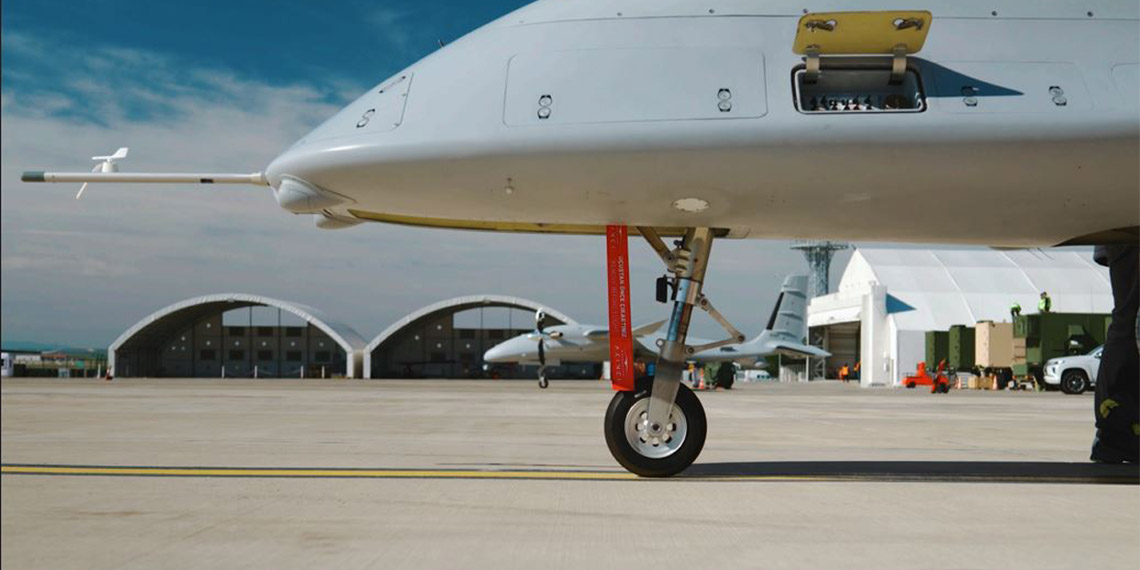 BAYKAR tarafından milli ve özgün olarak geliştirilen Bayraktar TB3 Silahlı İnsansız Hava Aracı (SİHA), yerli elektro-optik sistem ASELFLIR-500 ile yaptığı ilk uçuş testini başarıyla tamamladı.