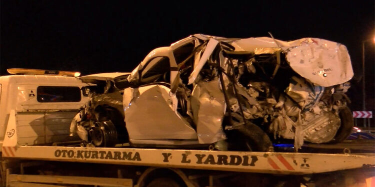 TEM Otoyolu Çatalca yol ayrımında kaza; 5 yaralı