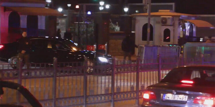 Erdoğan Kısıklı'daki konutundan çıkarak Ankara'ya hareket etti