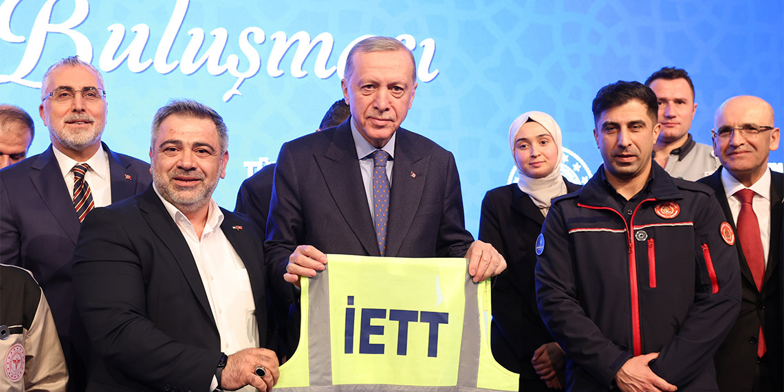 Cumhurbaşkanı Erdoğan, "Ramazan Bayramı ikramiyelerini 2 ile 5 Nisan tarihleri arasında emeklilerimizin hesaplarına yatırmış olacağız" dedi.