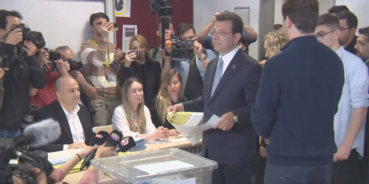 Oy demokraside vatandaşlarımızın kutsal hakkıdır