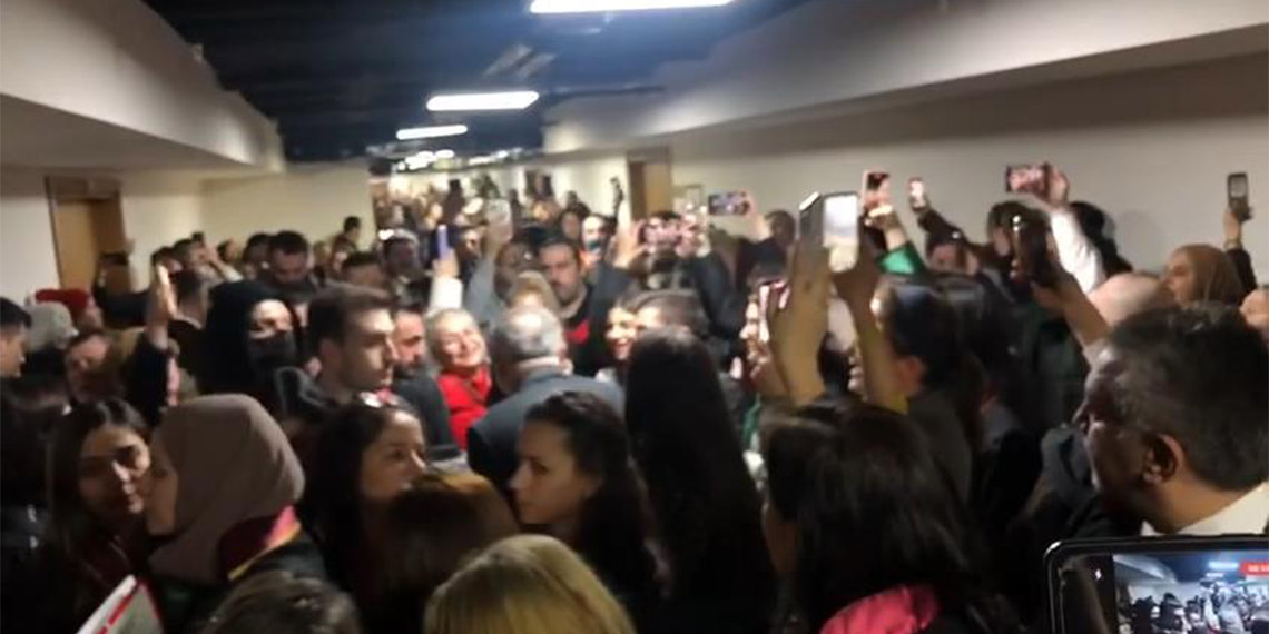 Eros için hayvanseverler adliyeye akın etti