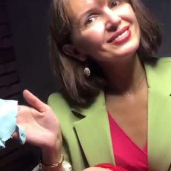 Güzellik salonunda topuklu ayakkabı dayağı; Estetisyen Yasemin Er, çalıştığı güzellik merkezinin sahibi Abdulselam G. tarafından şiddete uğradığını iddia etti