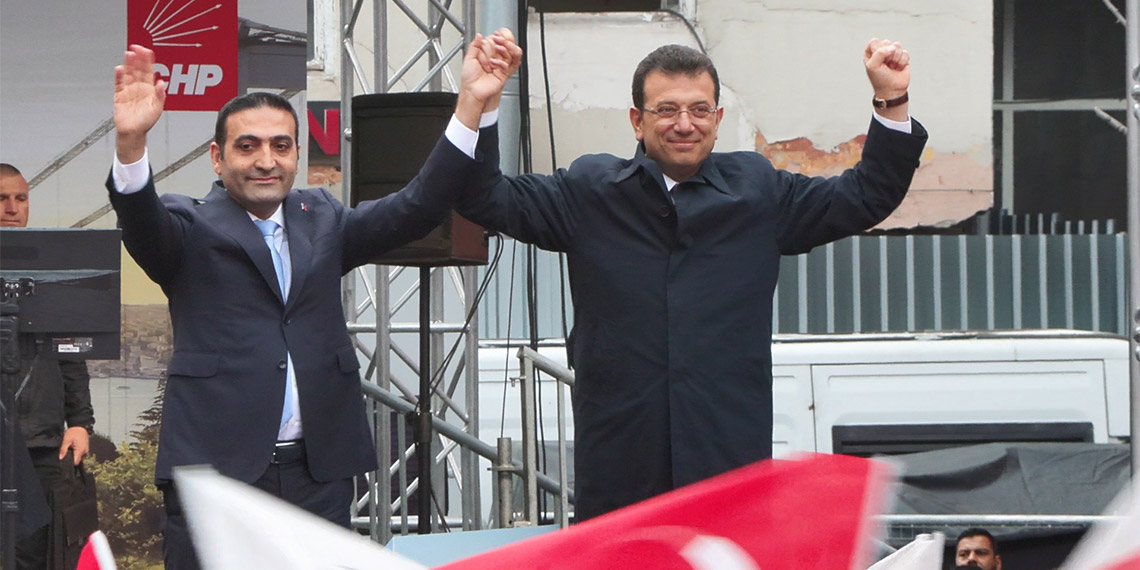 AK Parti İstanbul Büyükşehir Belediye Başkan Adayı Murat Kurum’u eleştiren İmamoğlu, "Hayatının en büyük hayat dersini veriyoruz ona" dedi.