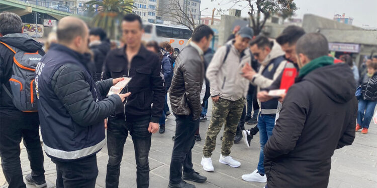 İstanbul'da kaçak göçmen operasyonu; 545 kişi yakalandı