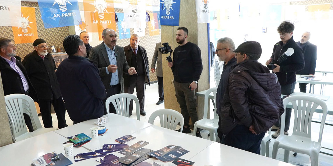 İYİ Parti Esenyurt Belediye Başkan Adayı Muharrem Yıldız, "CHP'nin altı okunu Muharrem Yıldız temsil ediyor, başka hiçbir aday temsil etmiyor” dedi.