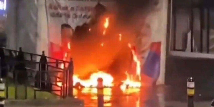 Seçim çadırını yakan şüpheli gözaltına alındı