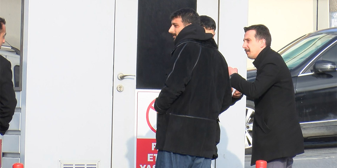 Kırklareli'nde tarlada gömülü bulunan anne ve oğlunun cenazeleri yakınları tarafından Adli Tıp Kurumu'ndan alındı.