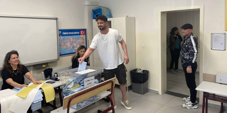 Oy pusulaları biraz uzundu