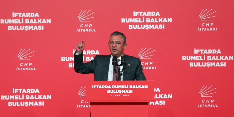 Dumlupınar'da kefensiz yatanların torunları beka sorununu halleder