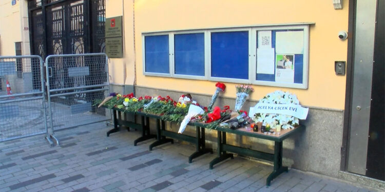 Rusya Başkonsolosluğu bayrakları yarıya indirdi