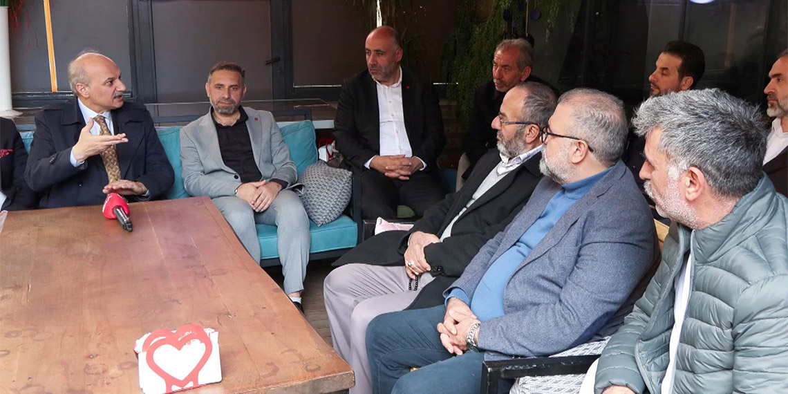 Saadet Partisi İBB Başkan Adayı Birol Aydın, Çekmeköy'de vatandaşlarla bir araya geldi. Aydın, "İstanbul'un nüfusunu 10 milyona kadar çekmek gerekir" dedi.