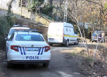 Çöp konteynerinin üzerine yazılan not cesede götürdü