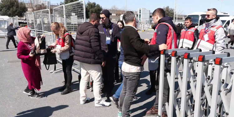 Büyük İstanbul Mitingine girişler başladı